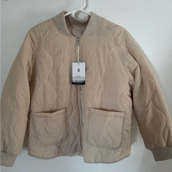 Jackets & Blazers - Cream Beige Puffer Jacket Coat Quilted Women’s Size Small Zip Up